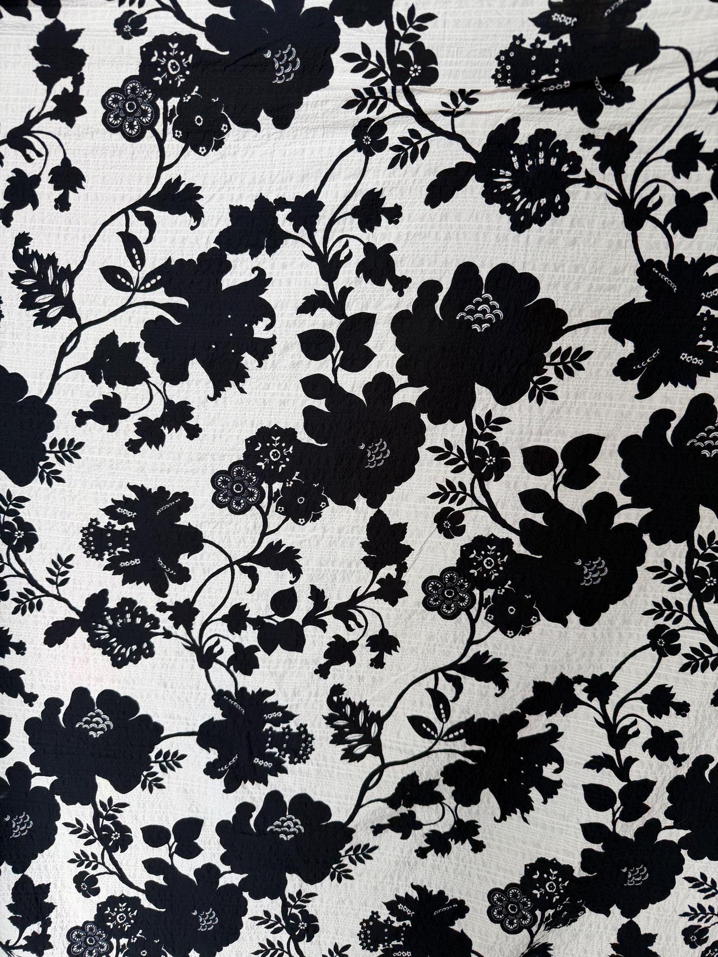 Black & White Floral Seersucker Cotton Fabric by the Yard – 60" Wide – Bold Botanical Silhouette Print – Dresses, Tops, Quilting